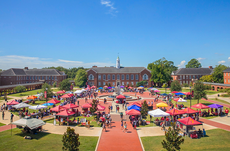 tents set up in the 鶹ҹ quad for Get on Board Day during Welcome Week
